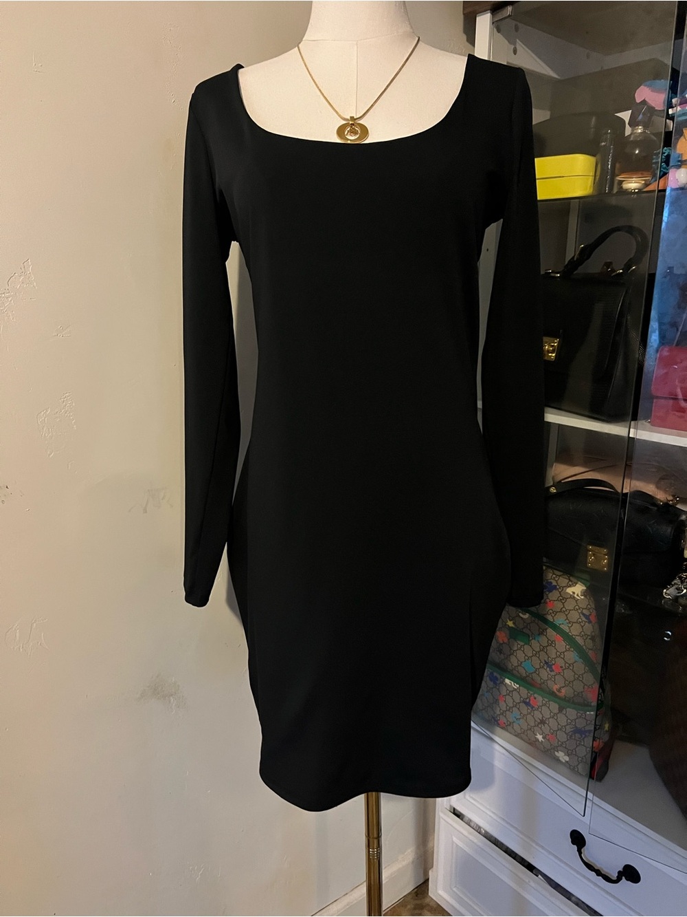 Express Black Long-Sleeve Scoop body contour dress